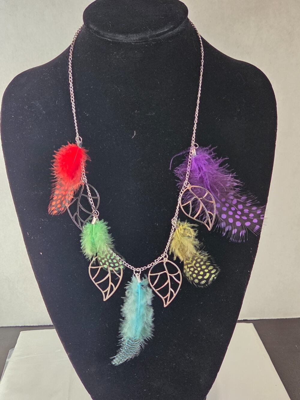 Multicolor Feather & Silver Tone Leaf Charm Statement Necklace 23" Boho #AEN9